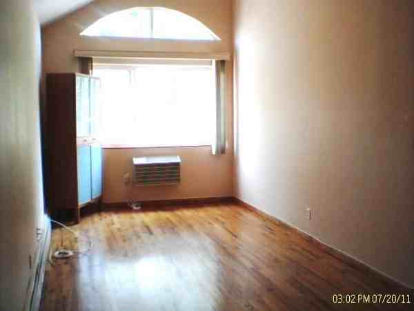 169 Monroe St 3rdFL - Photo 2 of 6