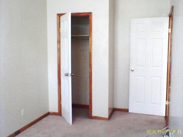 169 Monroe St 3rdFL - Photo 3 of 6