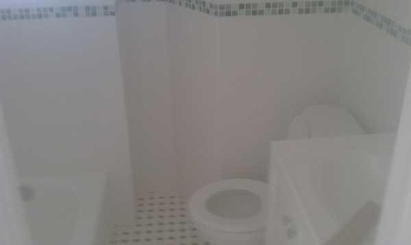 427 Clinton St - Photo 2 of 7