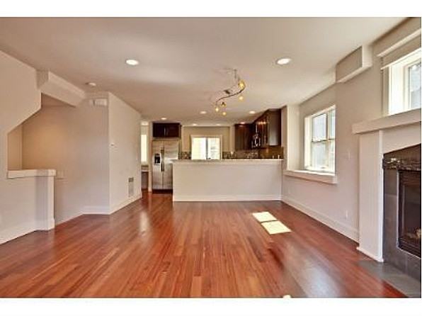 3128 Franklin Ave E #3128B - Photo 2 of 4