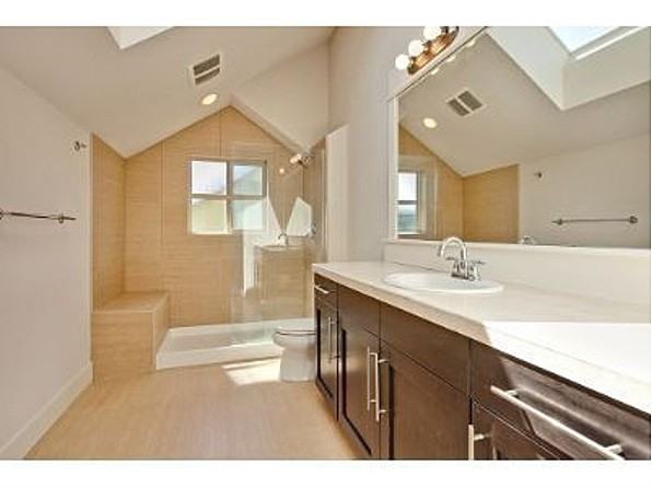 3128 Franklin Ave E #3128B - Photo 3 of 4
