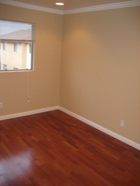 225 50th St #6 - Photo 3 of 4