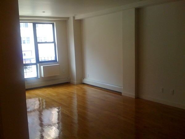 1405 5th Ave - Photo 3 of 5