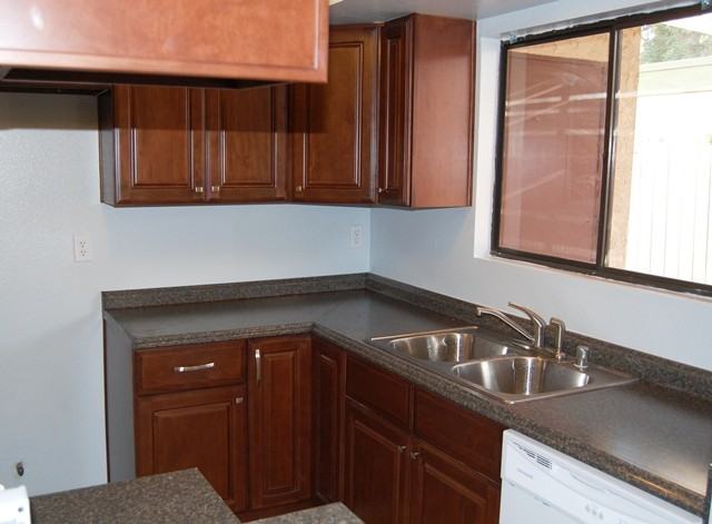 273 S Sentous Ave - Photo 2 of 16