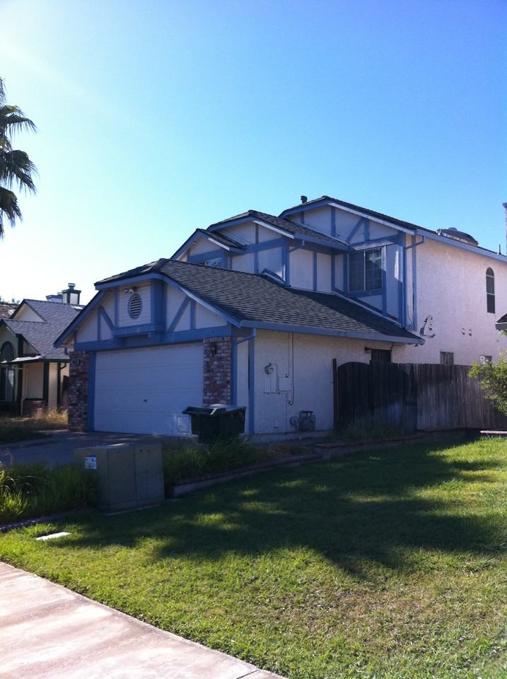 8049 Northern Oak Cir - Photo 2 of 5