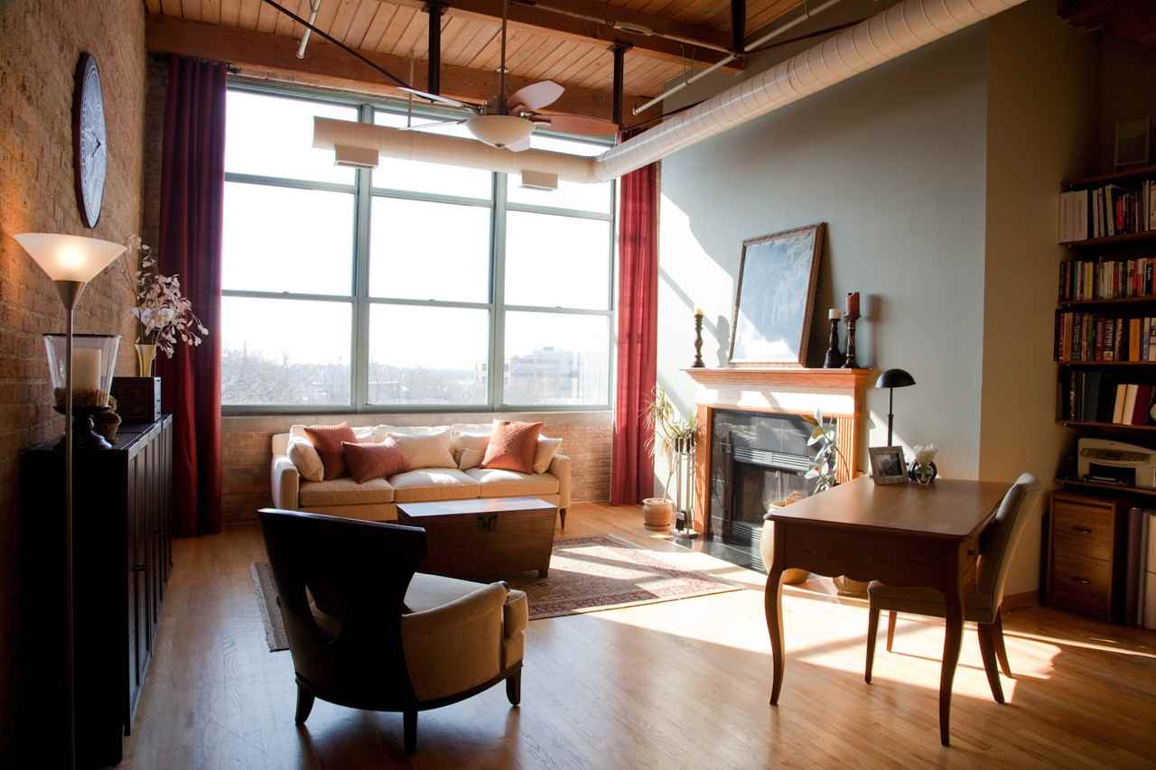 1733 W Irving Park Rd #509