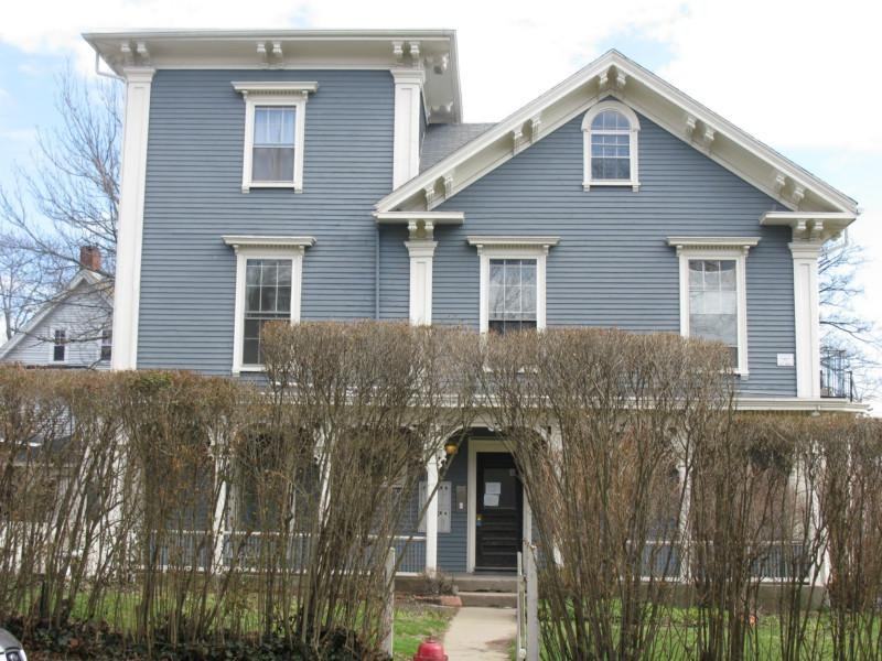 45 Laurel St #8 - Photo 3 of 6