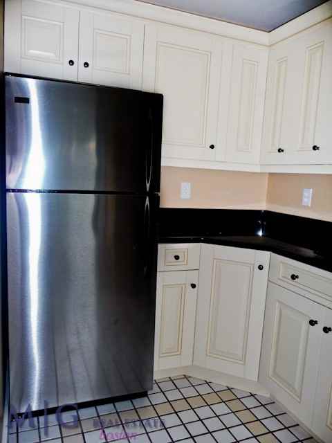 46 Dwight St 3 - Photo 2 of 6