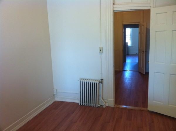 182 Irving Pl 1R - Photo 3 of 9