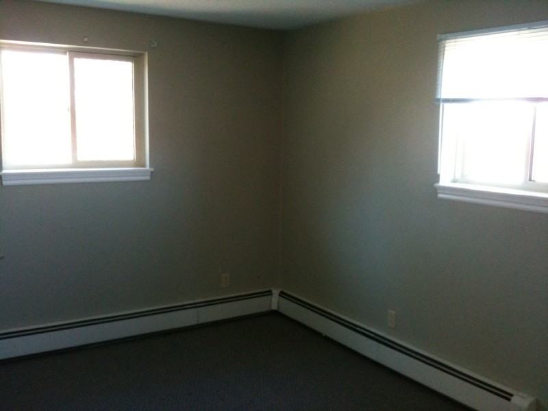 110 Main St W - Photo 2 of 5