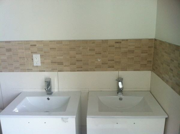 423 Pulaski St - Photo 2 of 6