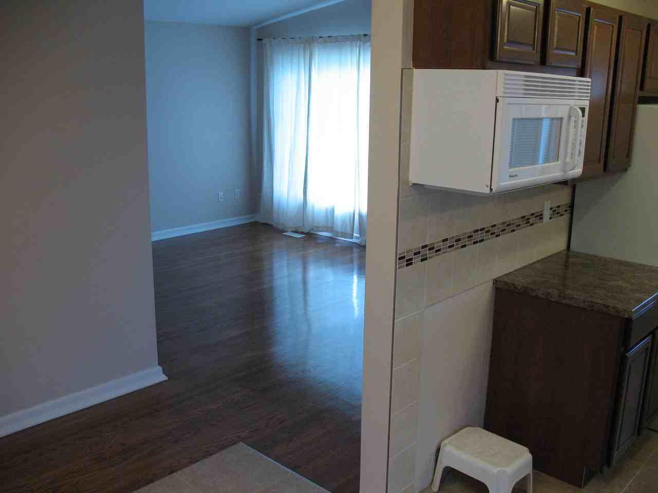 756 Mohawk Rd E - Photo 3 of 6