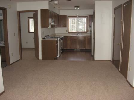 384 Roberts Ave - Photo 2 of 8