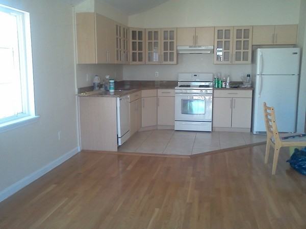 1400 Royce St - Photo 2 of 7
