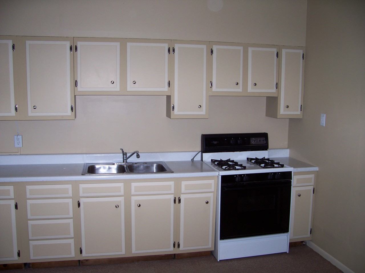 2220 Central Ave NE #5 - Photo 3 of 6