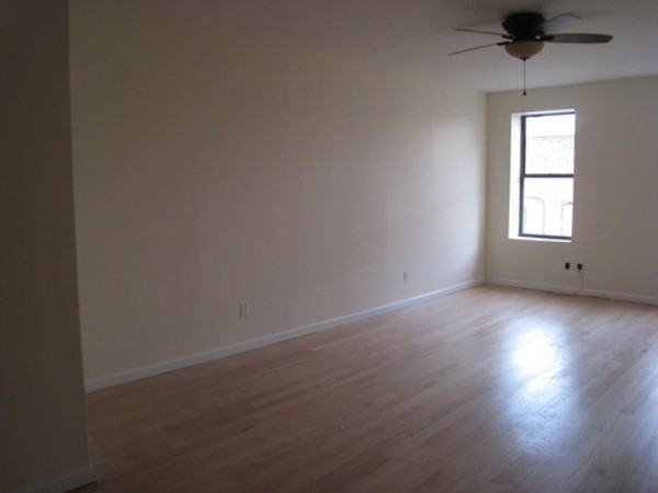 924 N Crown King Ave - Photo 2 of 3