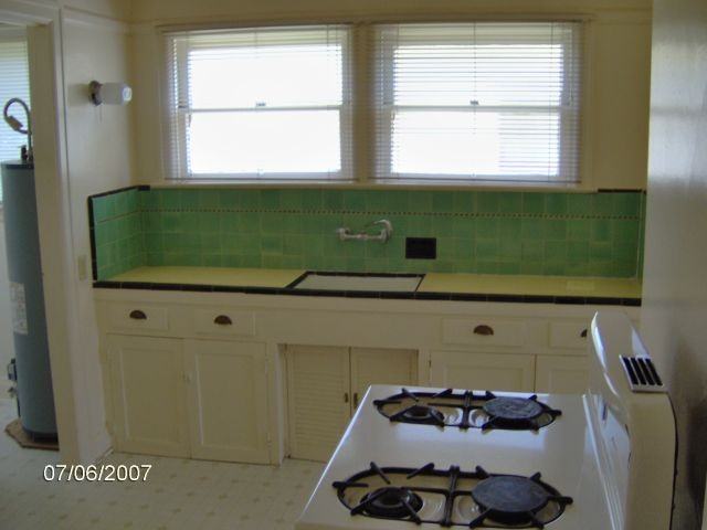220 E Sola St #8 - Photo 3 of 4