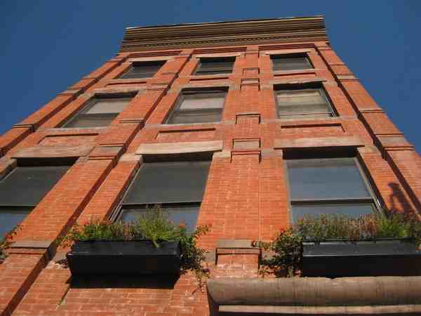 1029 Jefferson Ave - Photo 2 of 9