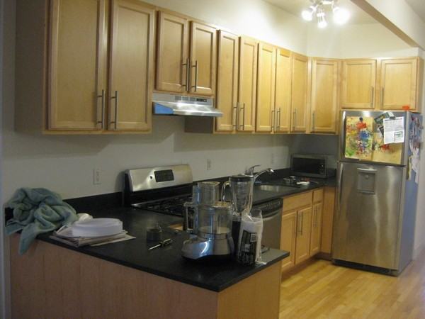 761 Bergen St - Photo 3 of 9