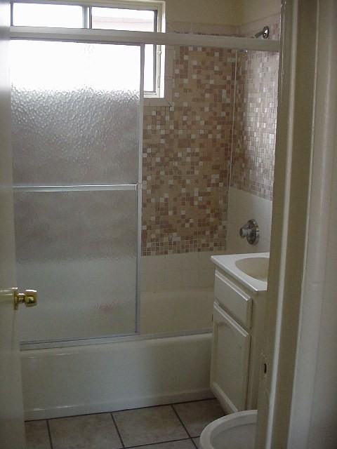 2217 W Alondra Blvd - Photo 2 of 7