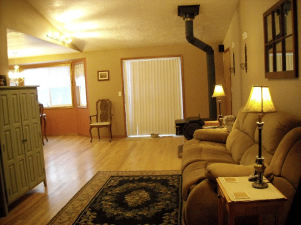 131 Estes Rd - Photo 3 of 6