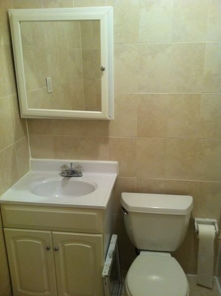 18 Winthrop Pl 1stFL - Photo 2 of 4