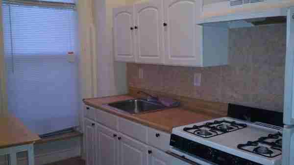 20 Vernon Ave - Photo 2 of 4