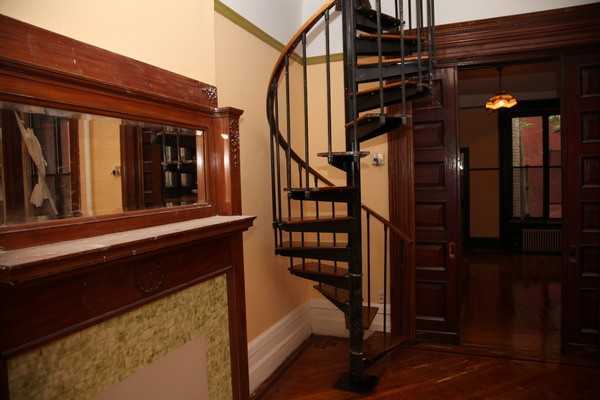 290 Hill St - Photo 2 of 7