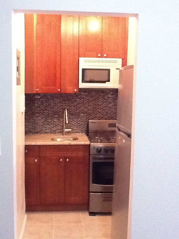 80 Lafayette Ave - Photo 3 of 4