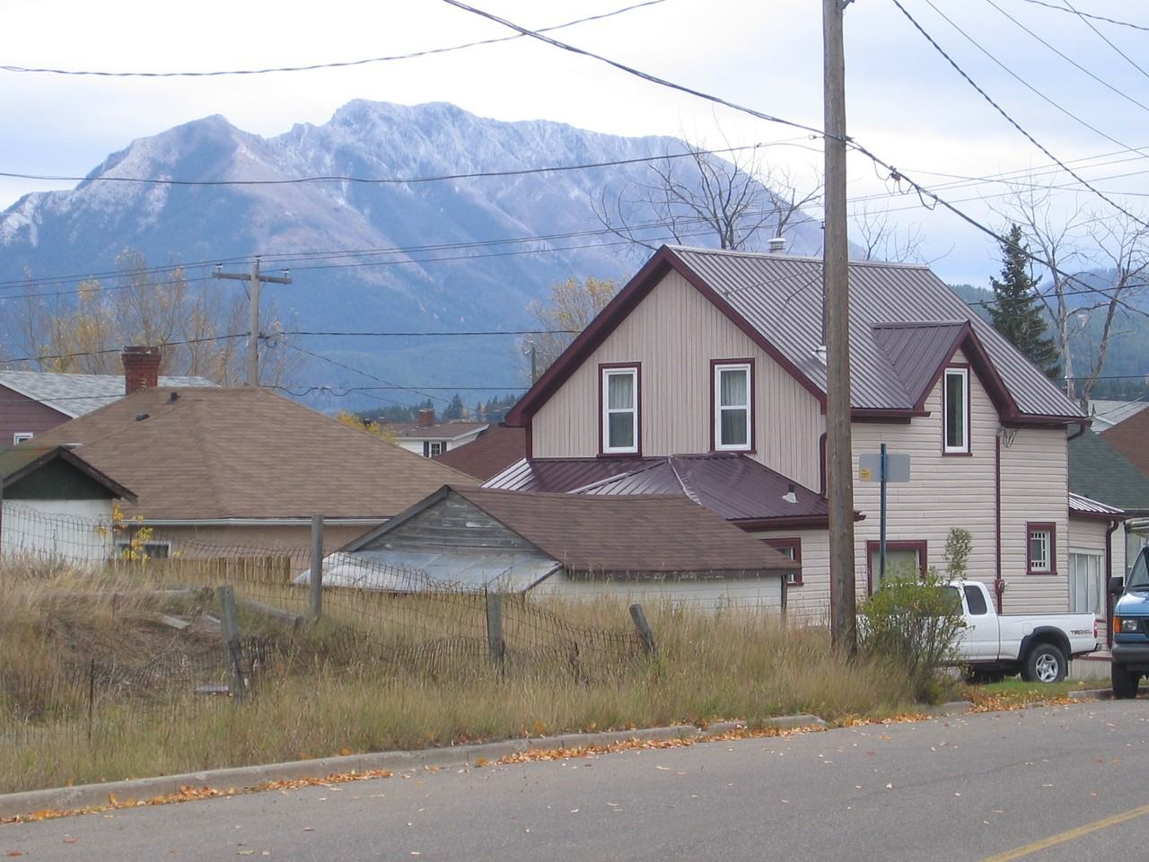 7701 23 Ave - Photo 3 of 6