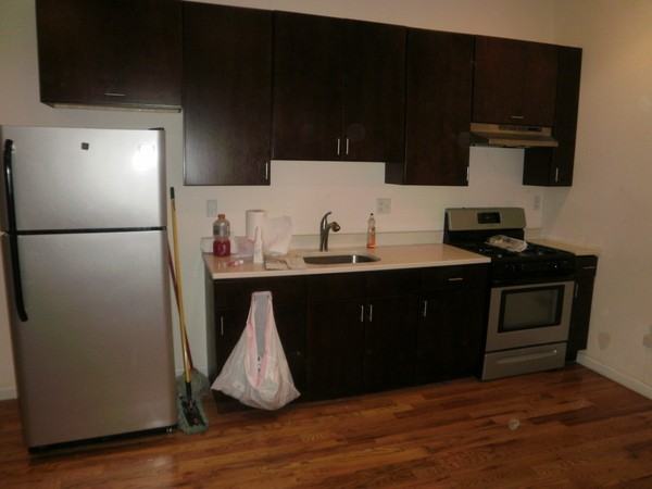 148 Cornelia St 2ndFL - Photo 2 of 4