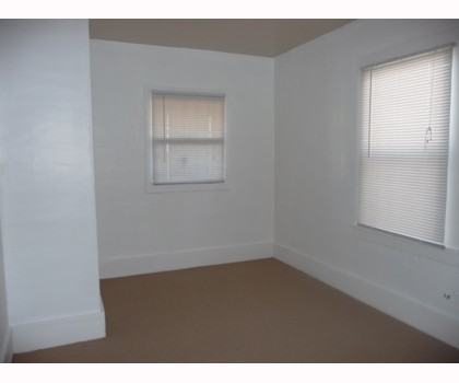 1116 71st Ave - Photo 3 of 3