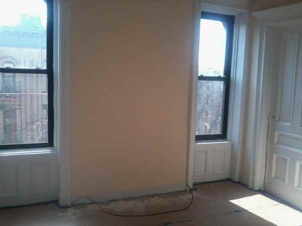 305 6th Ave #4 - Photo 3 of 4