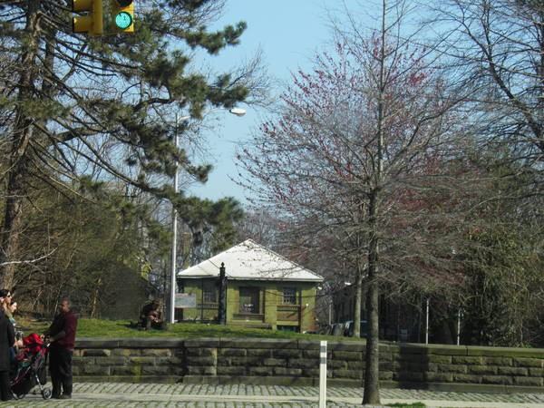 480 7th St - Photo 2 of 12