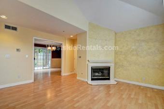 9245 Woodman Ave - Photo 2 of 4