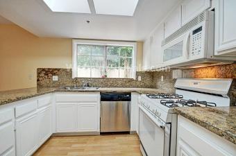 9245 Woodman Ave - Photo 3 of 4