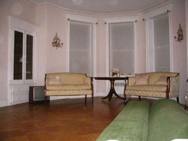 555 74th St - Photo 2 of 4