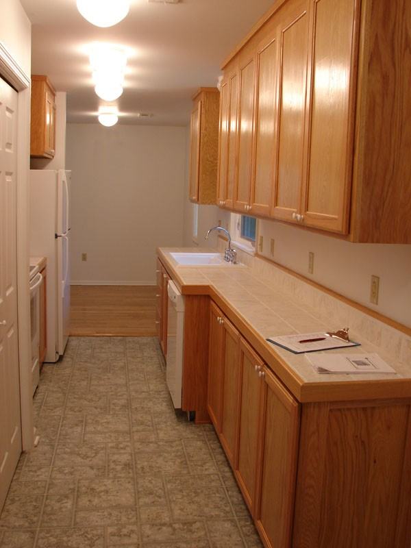 1281 Sea Island Pkwy - Photo 2 of 4