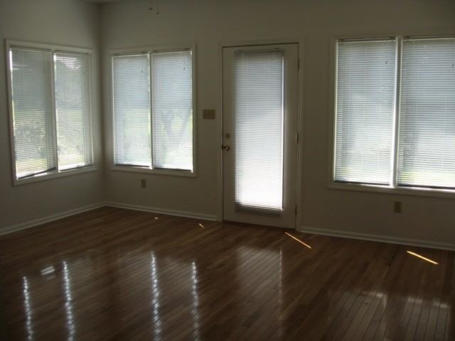 1281 Sea Island Pkwy - Photo 3 of 4