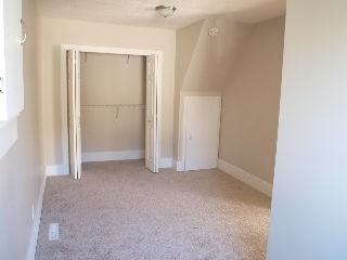 1229 83 St - Photo 2 of 5