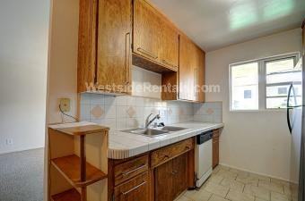 421 5th St - Photo 3 of 4