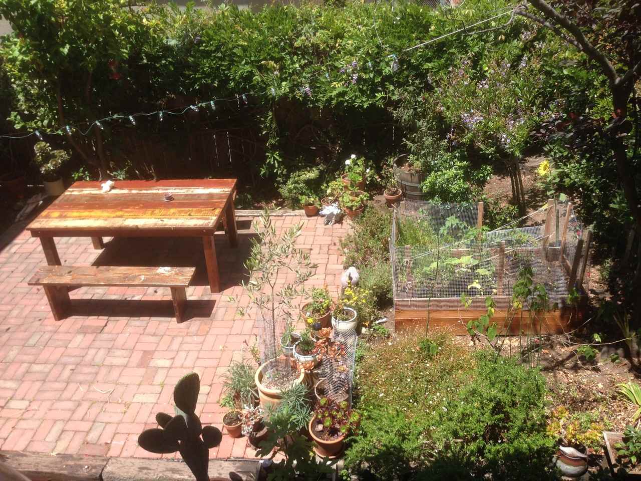 1876 Arch St 1 - Photo 3 of 6