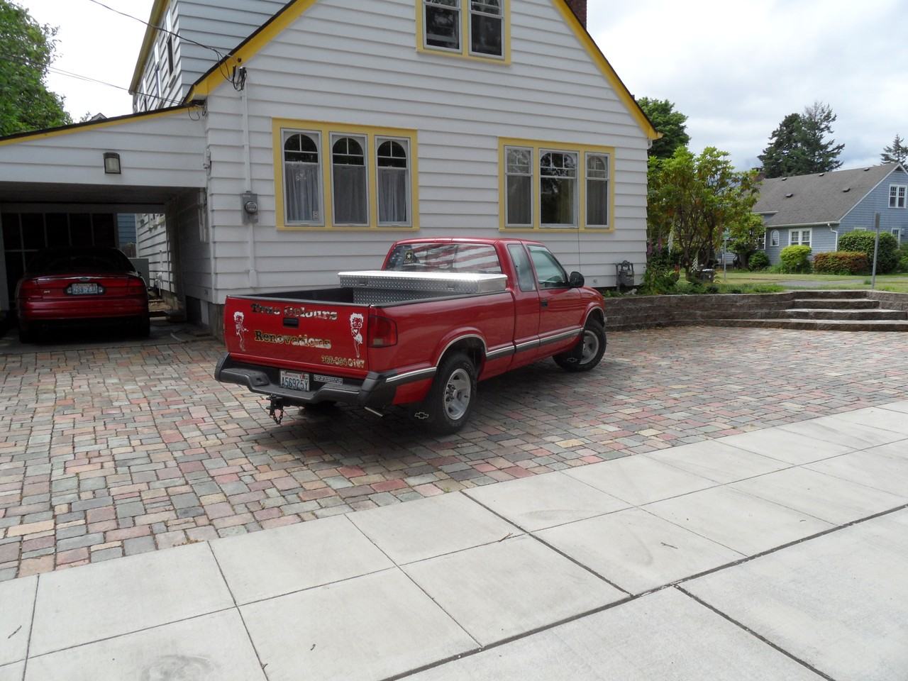 2304 Columbia St SW - Photo 2 of 21