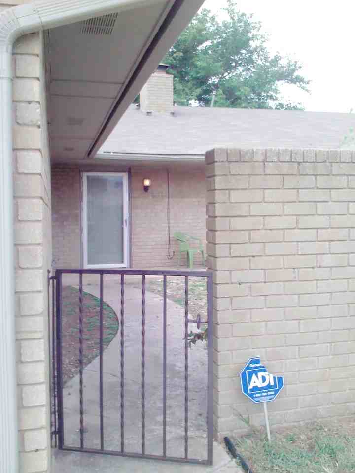 12213 Stratford Dr - Photo 2 of 17