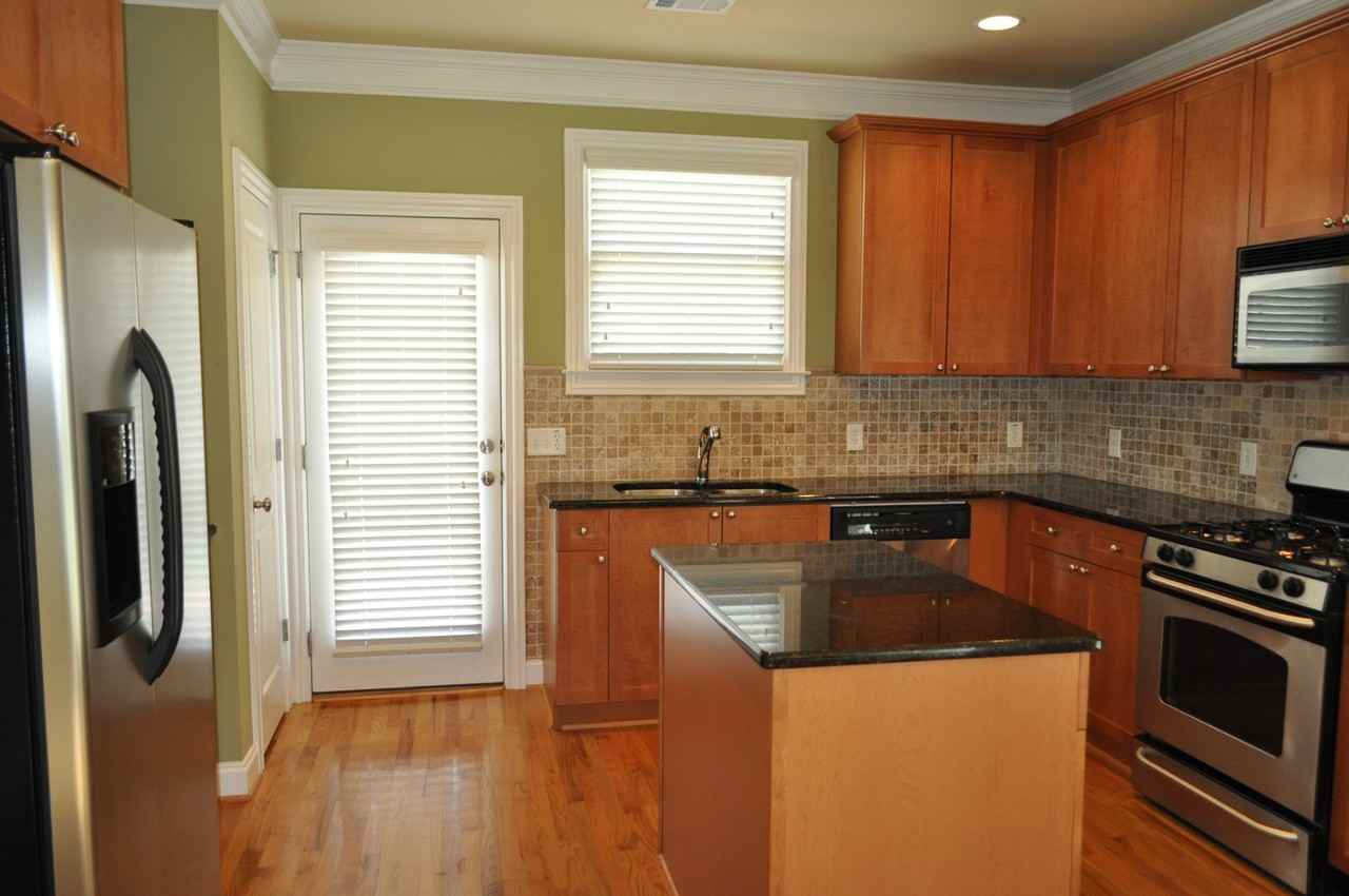 964 Westmoreland Cir NW - Photo 2 of 15