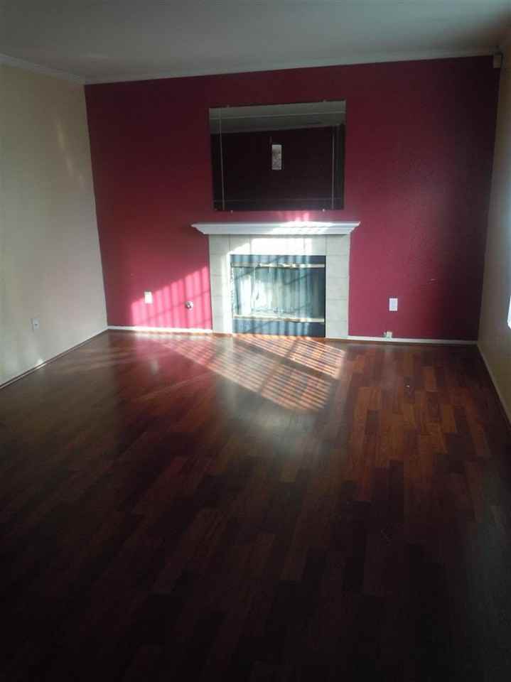 10596 Moorefield Cir - Photo 3 of 10