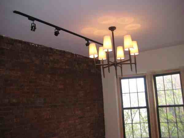 360 Franklin Ave - Photo 3 of 7