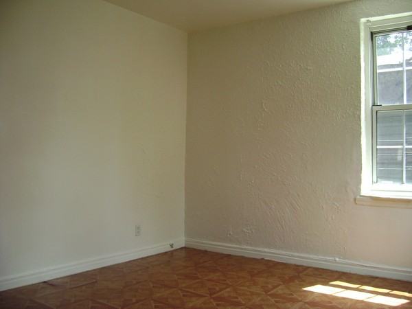 136-27 222nd St - Photo 3 of 7