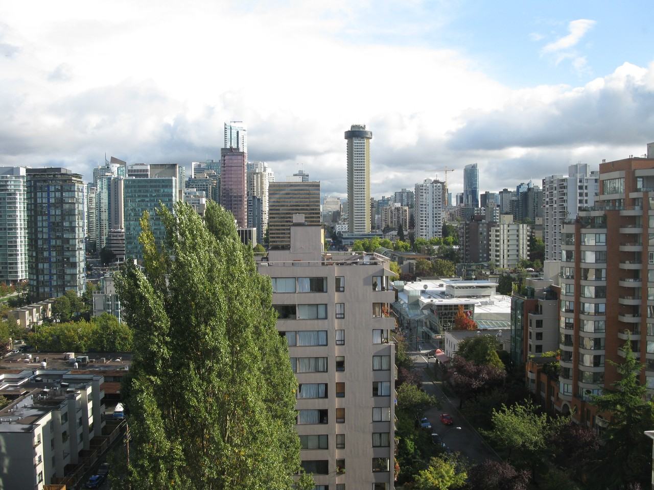 1905 Robson St, Vancouver, BC V6G