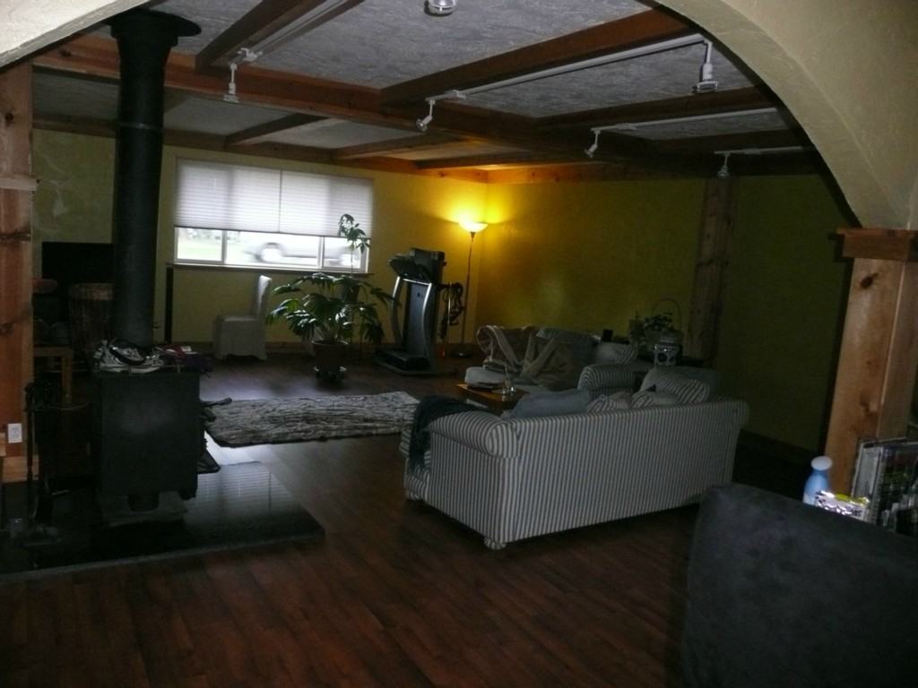 9422 24th Ave E - Photo 3 of 4